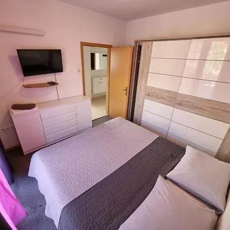 Apartamento Fuer 4 Personen- 70m Vom Entfernt By Interhome
