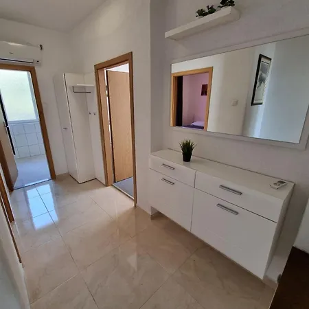 Apartamento Fuer 4 Personen- 70m Vom Entfernt By Interhome