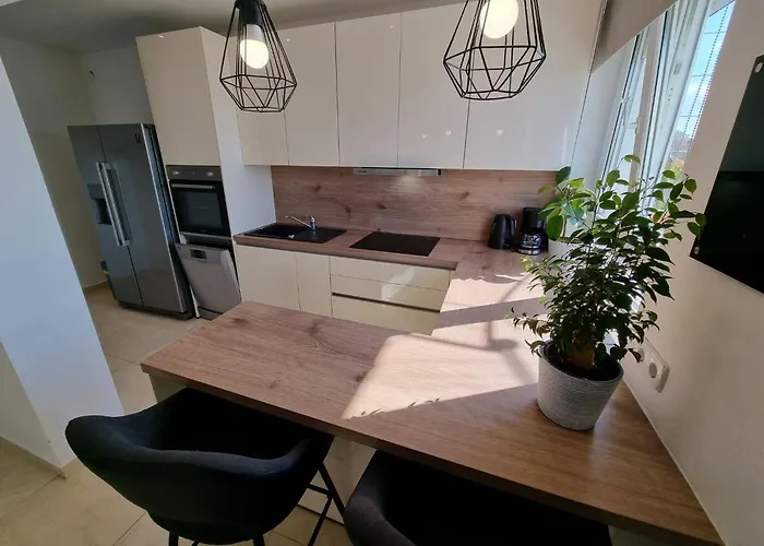 Fuer 4 Personen- 70m Vom Entfernt By Interhome Apartament Dramalj