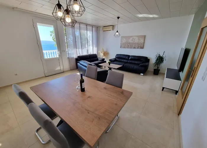 Apartment Fuer 4 Personen- 70m Vom Entfernt By Interhome Dramalj